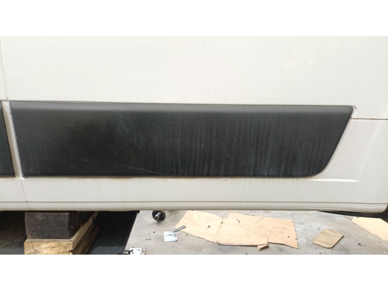 Recambio de moldura para peugeot boxer furgoneta 2.2 bluehdi 140 referencia OEM IAM   