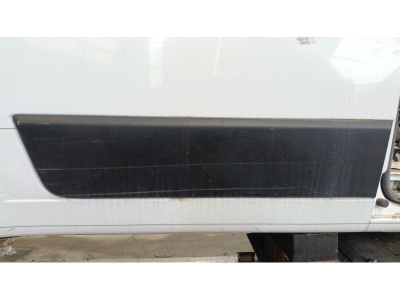 Recambio de moldura para peugeot boxer furgoneta 2.2 bluehdi 140 referencia OEM IAM   