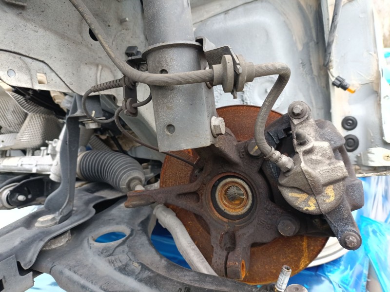 Recambio de mangueta delantera derecha para dacia sandero iii 1.0 sce 65 referencia OEM IAM 400146417R  