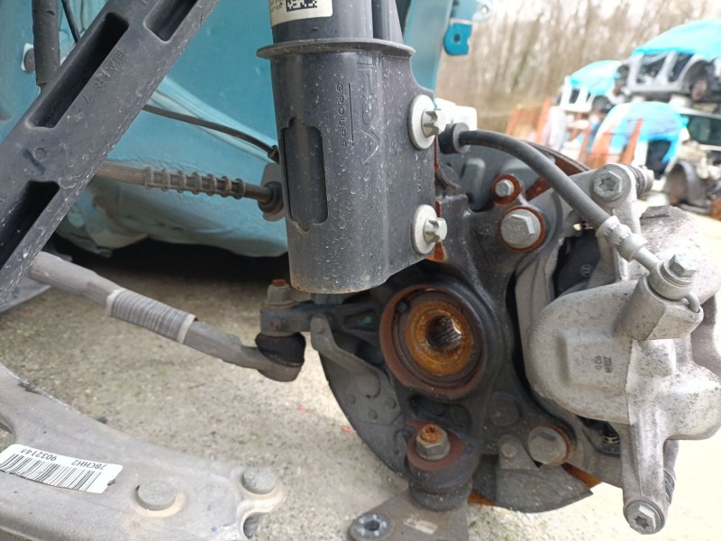 Recambio de mangueta delantera izquierda para peugeot 408 ii (fp_, f3_, fm_) puretech 130 referencia OEM IAM 1647857180  