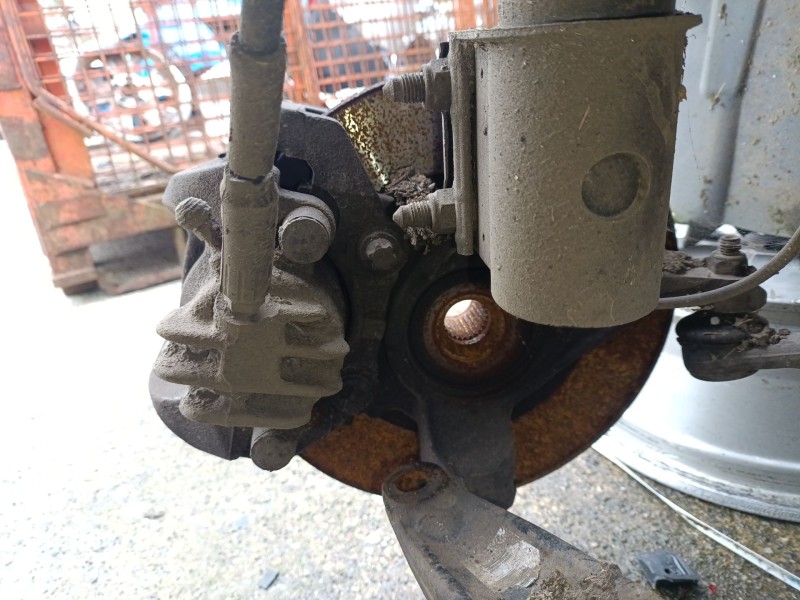 Recambio de mangueta delantera derecha para peugeot partner caja/chasis 1.6 bluehdi 100 referencia OEM IAM 364796  