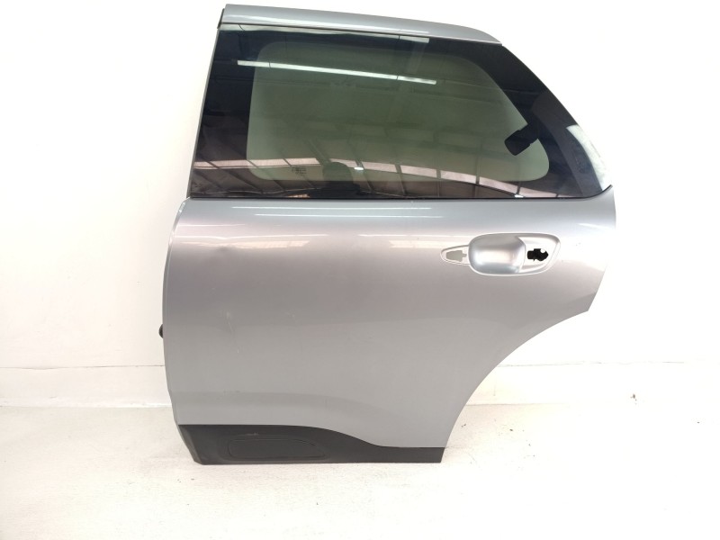 Recambio de puerta trasera izquierda para citroën c4 cactus 1.2 thp 110 referencia OEM IAM 9821336680  