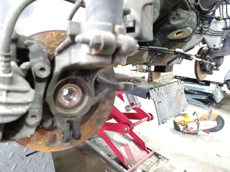 Recambio de mangueta delantera derecha para citroën c4 cactus 1.2 thp 110 referencia OEM IAM 1607557580  