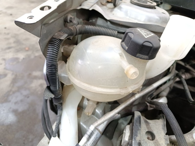 Recambio de deposito expansion para citroën c4 cactus 1.2 thp 110 referencia OEM IAM 9800777280  