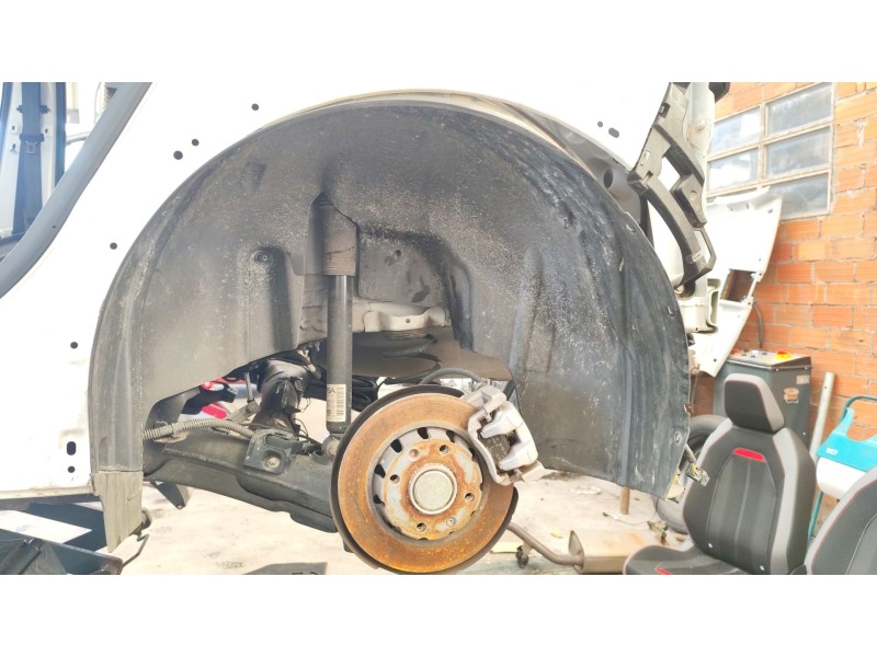 Recambio de paso de rueda trasero izquierdo para opel mokka 1.2 (76) referencia OEM IAM 9835149480  