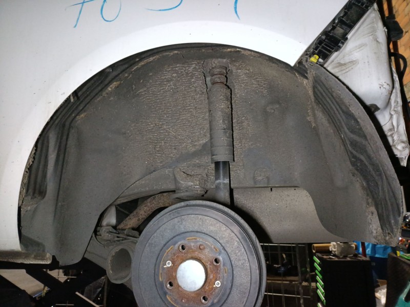 Recambio de paso de rueda trasero izquierdo para opel corsa e (x15) 1.3 cdti (08, 68) referencia OEM IAM 93189087  