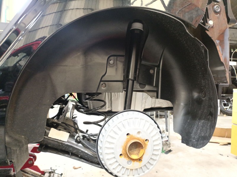 Recambio de paso de rueda trasero izquierdo para renault clio v (b7_) tce 90 (b7mt) referencia OEM IAM 767497372R  