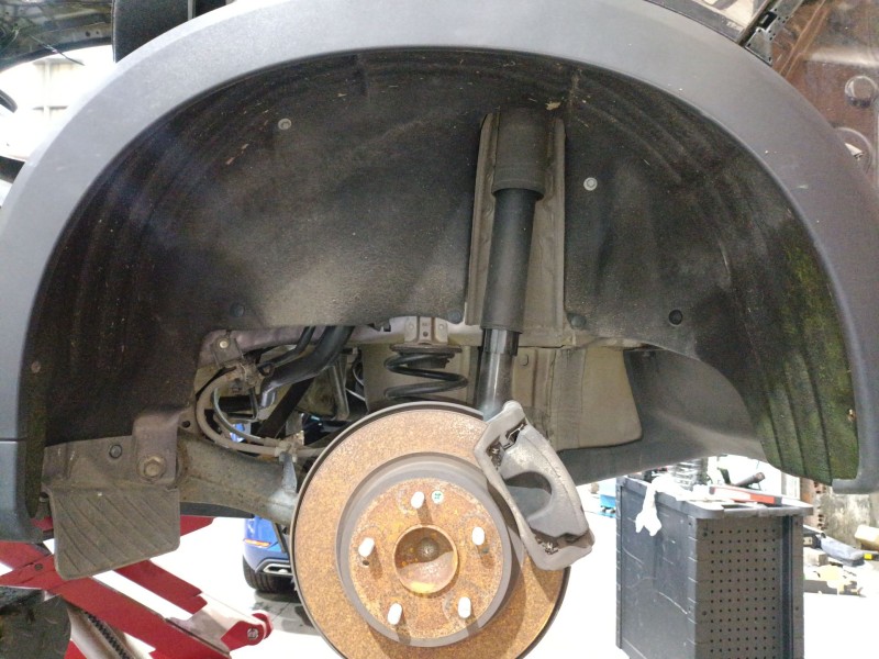 Recambio de paso de rueda trasero izquierdo para honda hr-v (ru) 1.5 (ru1) referencia OEM IAM 74592T7WK01  