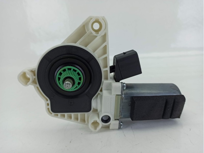 Recambio de motor elevalunas delantero derecho para mercedes-benz cla coupé (c117) cla 220 cdi / d (117.303) referencia OEM IAM 