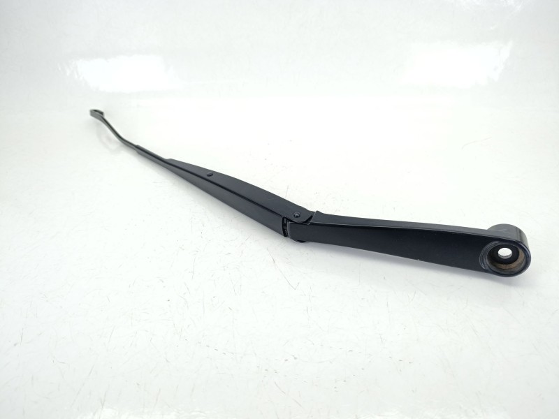 Recambio de brazo limpia delantero izquierdo para kia stonic (yb) 1.2 cvvt referencia OEM IAM 98311H8000  