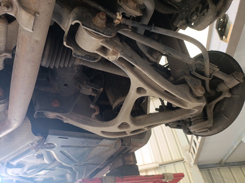 Recambio de brazo suspension trasero derecho para mercedes-benz clase m (w164) ml 320 cdi 4-matic (164.122) referencia OEM IAM  