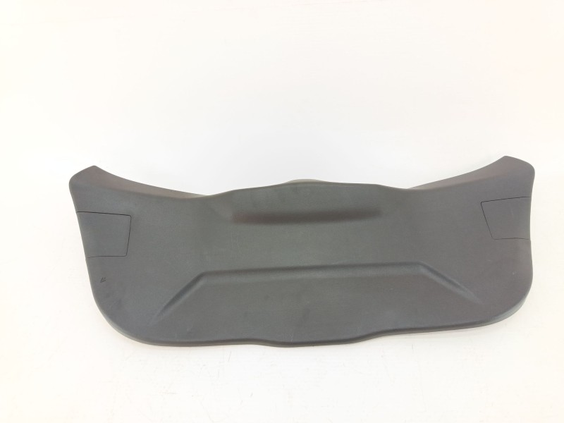 Recambio de guarnecido porton trasero para toyota yaris (_p13_) 1.0 (ksp130_) referencia OEM IAM 647800D010  