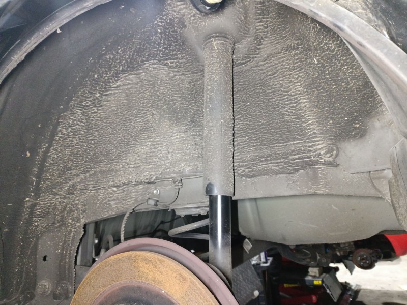 Recambio de amortiguador trasero izquierdo para toyota yaris (_p13_) 1.0 (ksp130_) referencia OEM IAM 485300DA00  