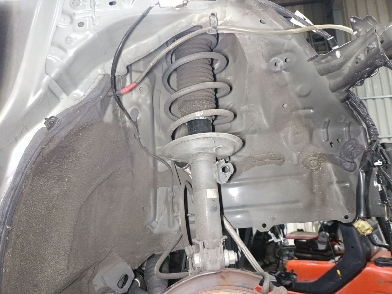 Recambio de amortiguador delantero derecho para toyota yaris (_p13_) 1.0 (ksp130_) referencia OEM IAM 485100D871  