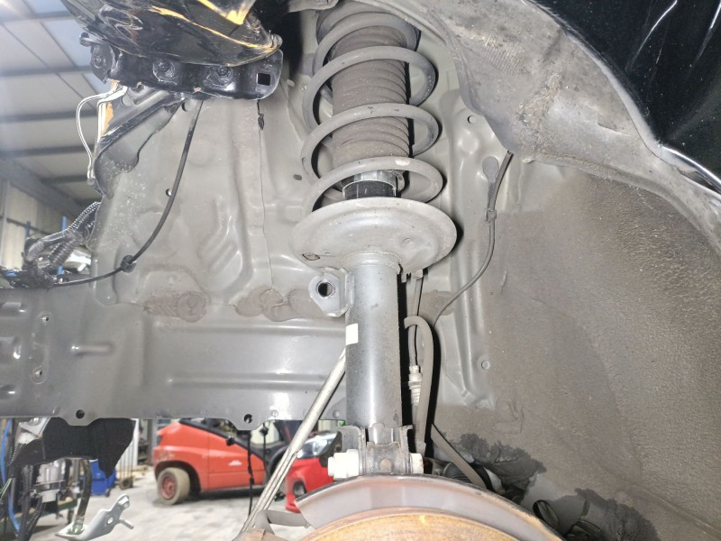 Recambio de amortiguador delantero izquierdo para toyota yaris (_p13_) 1.0 (ksp130_) referencia OEM IAM 485200D281  