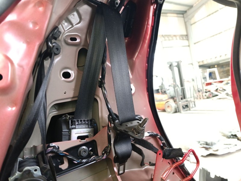 Recambio de cinturon seguridad trasero central para renault clio iv (bh_) 0.9 tce 90 referencia OEM IAM 888503110R  