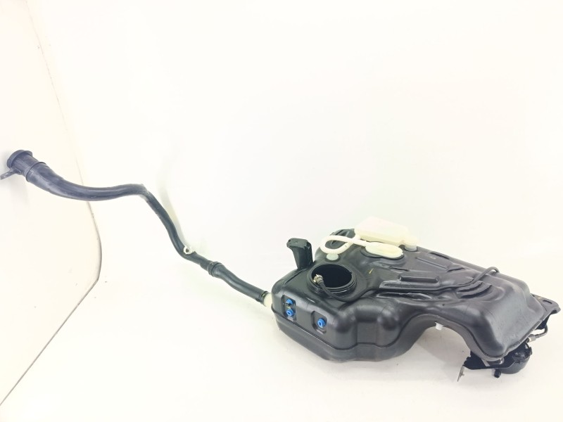 Recambio de deposito combustible para peugeot rifter 1.5 bluehdi 130 referencia OEM IAM 9823357580  