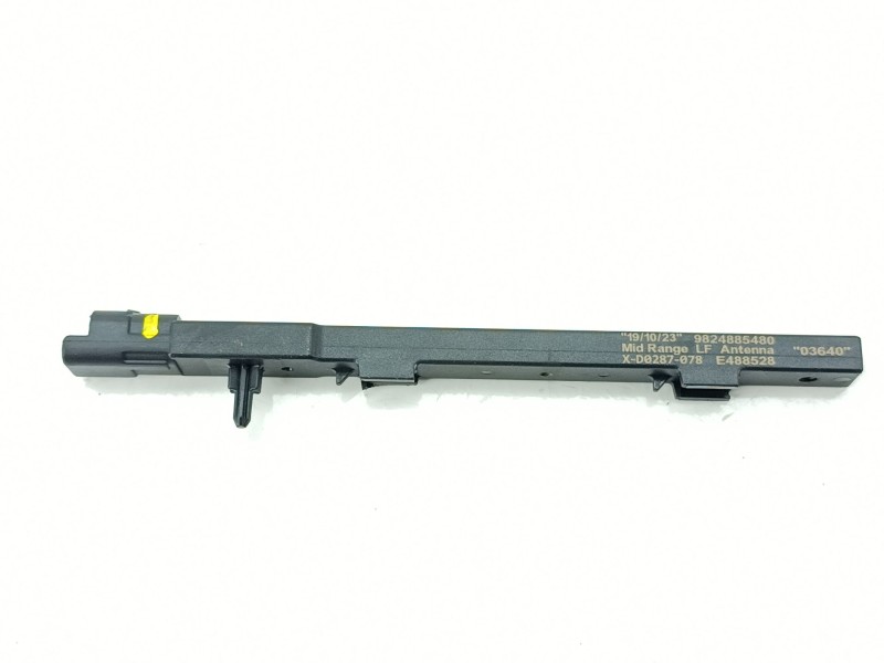 Recambio de antena para peugeot 408 ii (fp_, f3_, fm_) puretech 130 referencia OEM IAM 9824885480  