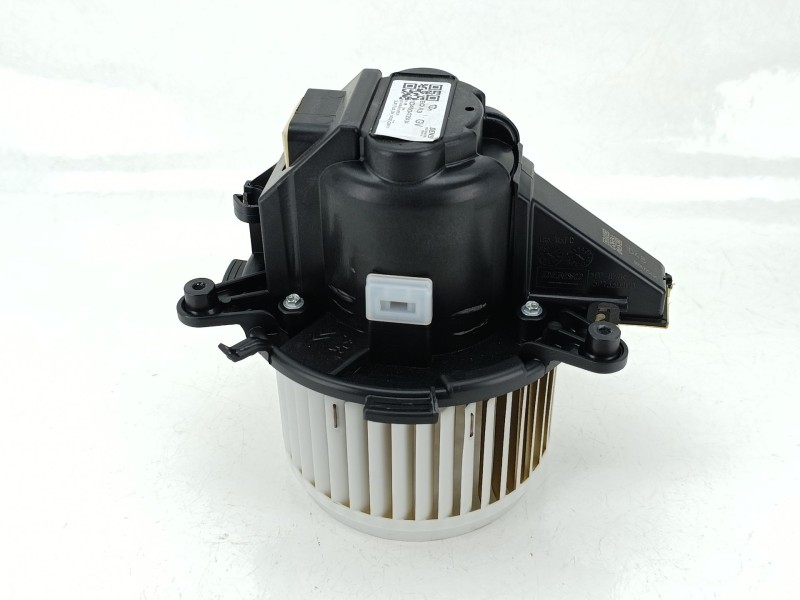 Recambio de motor calefaccion para peugeot rifter 1.5 bluehdi 130 referencia OEM IAM EQA353  