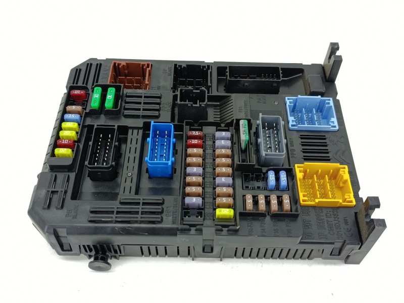 Recambio de caja reles / fusibles para peugeot rifter 1.5 bluehdi 130 referencia OEM IAM 9845141280  