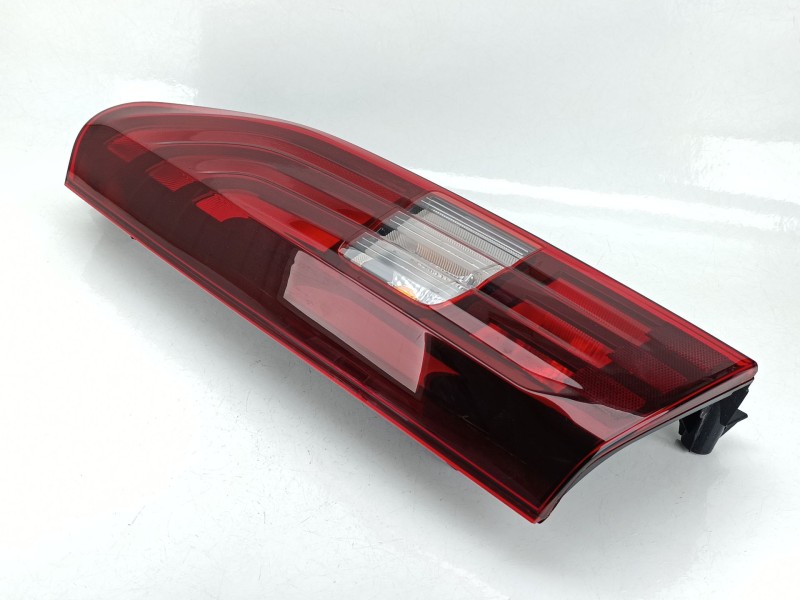 Recambio de piloto trasero izquierdo para peugeot rifter 1.5 bluehdi 130 referencia OEM IAM 9819427380  