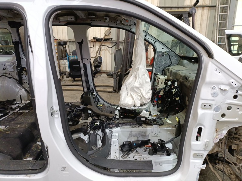 Recambio de gomas contorno puerta para peugeot rifter 1.5 bluehdi 130 referencia OEM IAM   