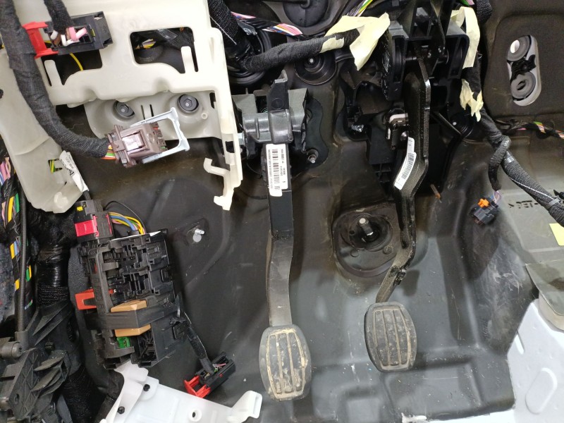 Recambio de pedal embrague para peugeot rifter 1.5 bluehdi 130 referencia OEM IAM 9823113380  