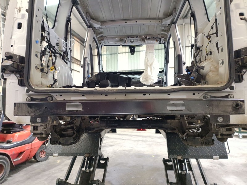 Recambio de refuerzo paragolpes trasero para peugeot rifter 1.5 bluehdi 130 referencia OEM IAM 9822105380  