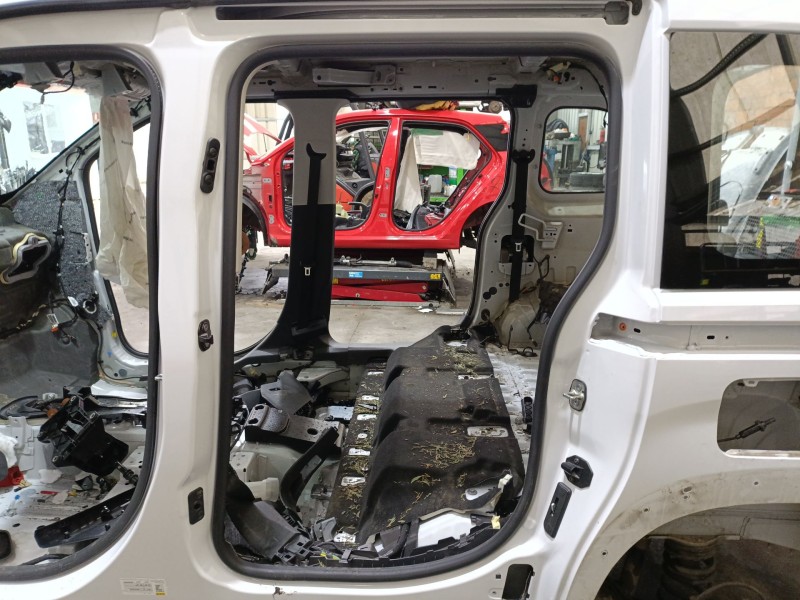 Recambio de gomas contorno puerta para peugeot rifter 1.5 bluehdi 130 referencia OEM IAM   