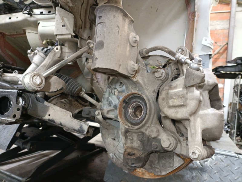 Recambio de mangueta delantera izquierda para peugeot rifter 1.5 bluehdi 130 referencia OEM IAM 1647857180  