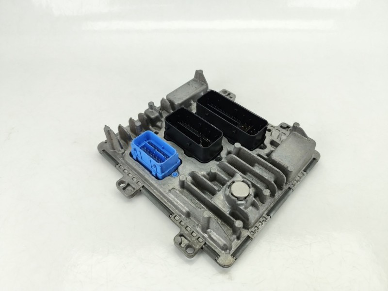 Recambio de caja reles / fusibles para opel astra k sports tourer (b16) 1.6 cdti (35) referencia OEM IAM 55509243  