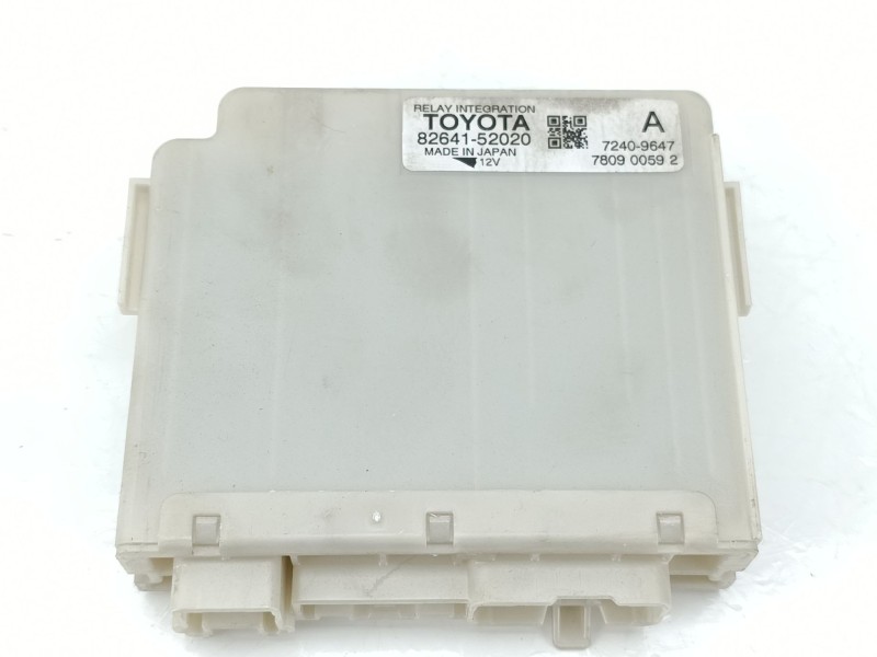 Recambio de caja reles / fusibles para toyota yaris (_p13_) 1.0 (ksp130_) referencia OEM IAM 8264152020  