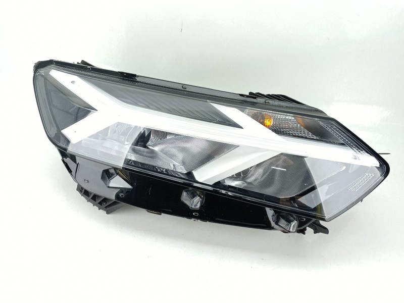 Recambio de faro derecho para dacia sandero iii 1.0 tce 90 eco-g referencia OEM IAM 260104188R  
