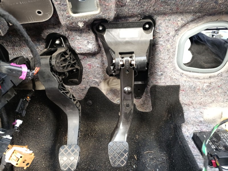Recambio de pedal freno para seat ibiza v (kj1, kjg) 1.0 mpi referencia OEM IAM 2Q1721142  
