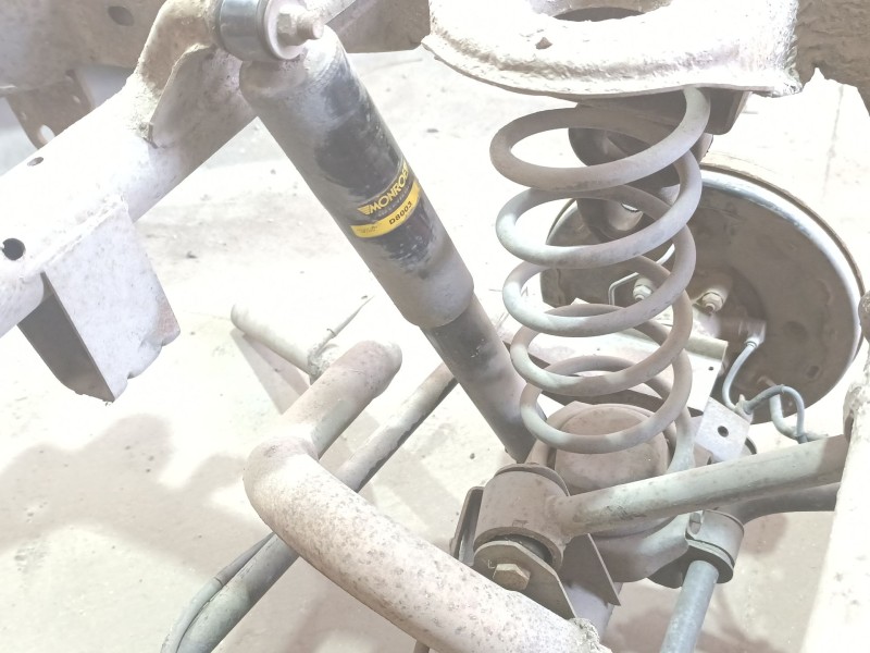 Recambio de amortiguador trasero izquierdo para nissan terrano ii (r20) 2.7 tdi 4wd referencia OEM IAM   