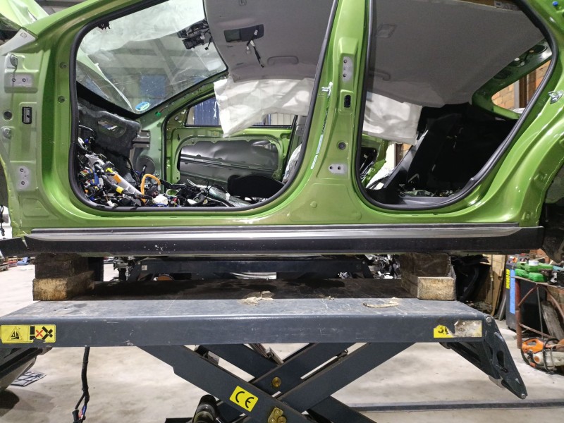 Recambio de faldon lateral para kia xceed van (cd) 1.4 t-gdi referencia OEM IAM   