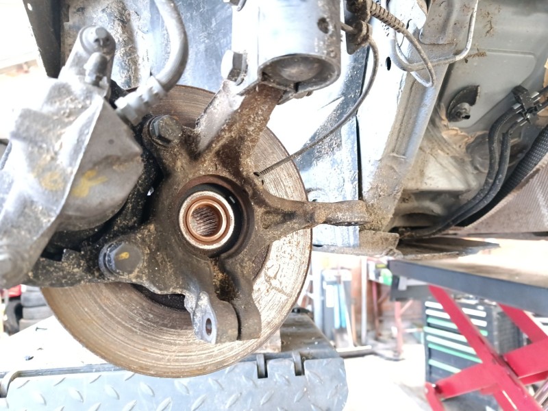 Recambio de mangueta delantera derecha para dacia sandero iii 1.0 tce 90 eco-g referencia OEM IAM 400146417R  