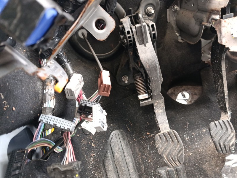 Recambio de pedal embrague para dacia sandero iii 1.0 tce 90 eco-g referencia OEM IAM 465400116R  