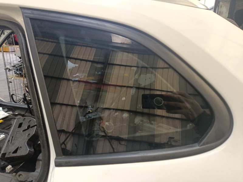 Recambio de luna custodia trasera izquierda para bmw x1 (e84) sdrive 18 d referencia OEM IAM 51372990329  