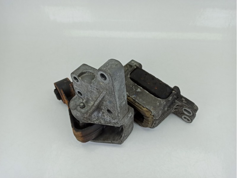 Recambio de soporte motor derecho para peugeot 508 i (8d_) 2.0 hdi referencia OEM IAM 9670282280  