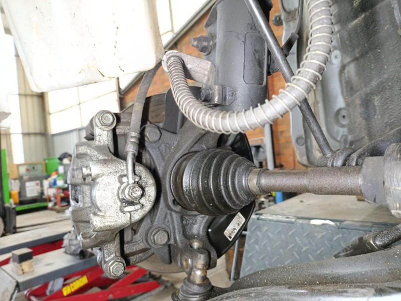 Recambio de mangueta delantera derecha para kia rio iv (yb, sc, fb) 1.25 referencia OEM IAM 51715H8500  