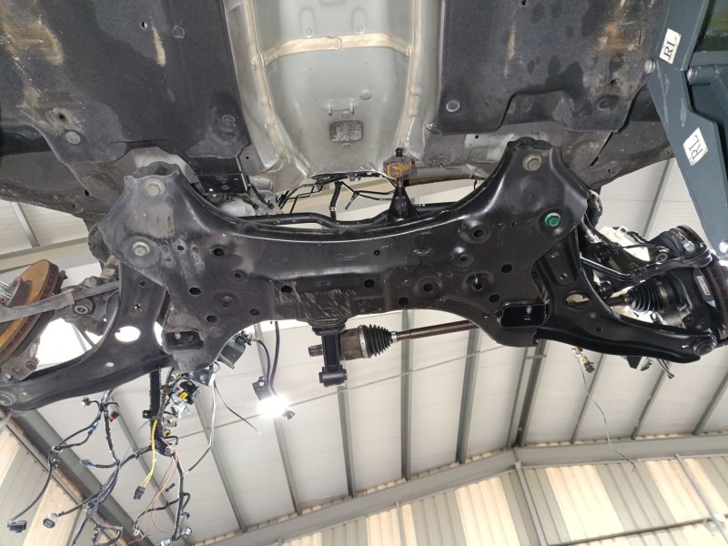 Recambio de puente delantero para kia rio iv (yb, sc, fb) 1.25 referencia OEM IAM 62400H8050  