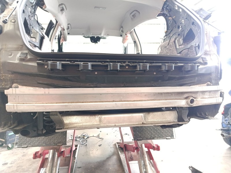 Recambio de refuerzo paragolpes trasero para ford focus iv (hn) 1.0 ecoboost referencia OEM IAM 2195592  