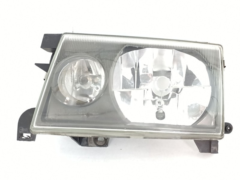 Recambio de faro izquierdo para nissan terrano ii (r20) 2.7 tdi 4wd referencia OEM IAM 260600X000  