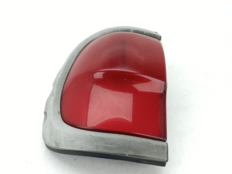 Recambio de piloto trasero izquierdo para nissan terrano ii (r20) 2.7 tdi 4wd referencia OEM IAM 268550X000  