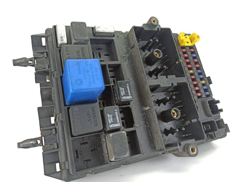 Recambio de caja reles / fusibles para jeep grand cherokee ii (wj, wg) 3.1 td 4x4 referencia OEM IAM 56042148AF  
