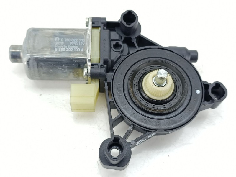 Recambio de motor elevalunas delantero derecho para skoda karoq (nu7, nd7) 2.0 tdi referencia OEM IAM 5Q0959802B  