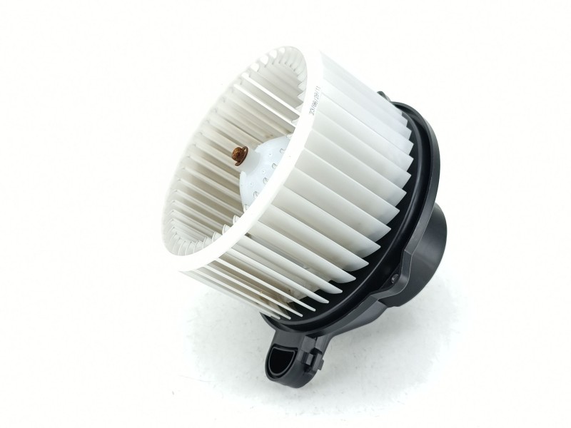 Recambio de motor calefaccion para kia ceed (cd) 1.6 crdi 136 referencia OEM IAM EB1D1NXJAA  