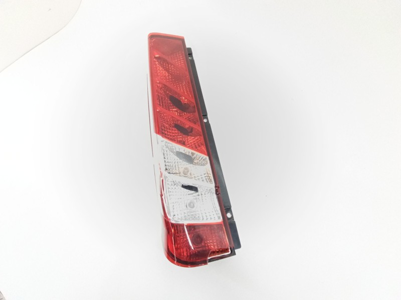 Recambio de piloto trasero izquierdo para iveco daily vi caja/chasis 33s15, 35s15, 35c15 referencia OEM IAM 5801523220  