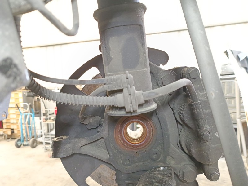 Recambio de mangueta delantera izquierda para volkswagen crafter furgoneta (sy_, sx_) 2.0 tdi referencia OEM IAM 2N0407257B  